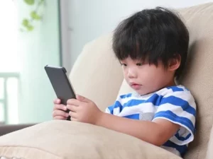 4 Consequences of Allowing Too Much Screen Time