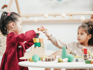 Guide Preschoolers in Navigating Social Interactions and Resolving Conflicts